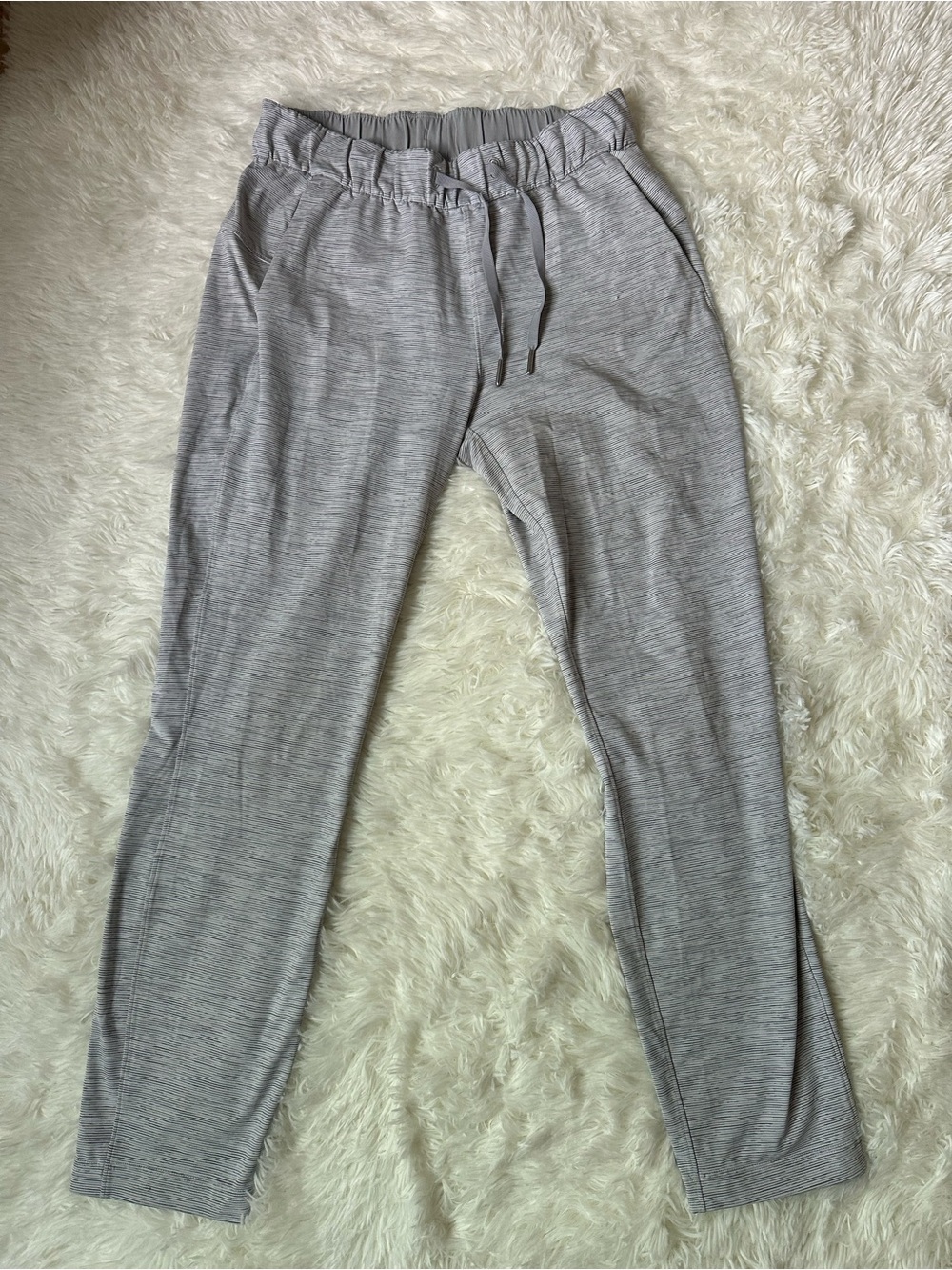 Lululemon On The Fly Pant *28" - Sz 4 - Picture 4 of 9